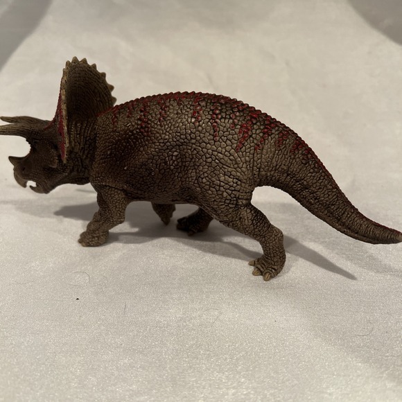 2017 Schleich Am Limes 69 Triceratops Figure D-73527 Dinosaur Red - Picture 5 of 7